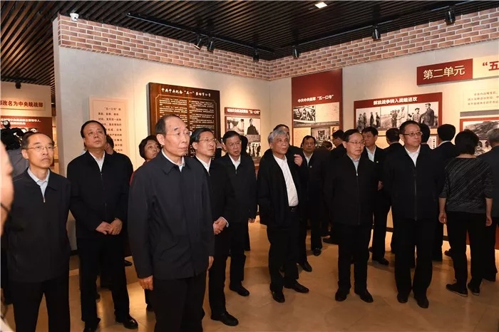 f70e7803894a43b09982f0f98c25ce93.jpg f70e7803894a43b09982f0f98c25ce93.jpg